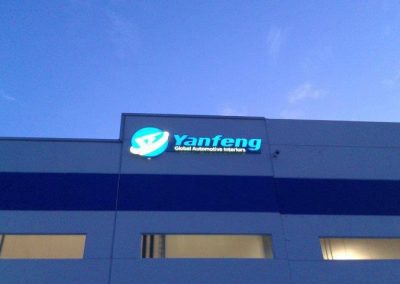 Yanfeng channel letter illuminated - Santa Maria, MX